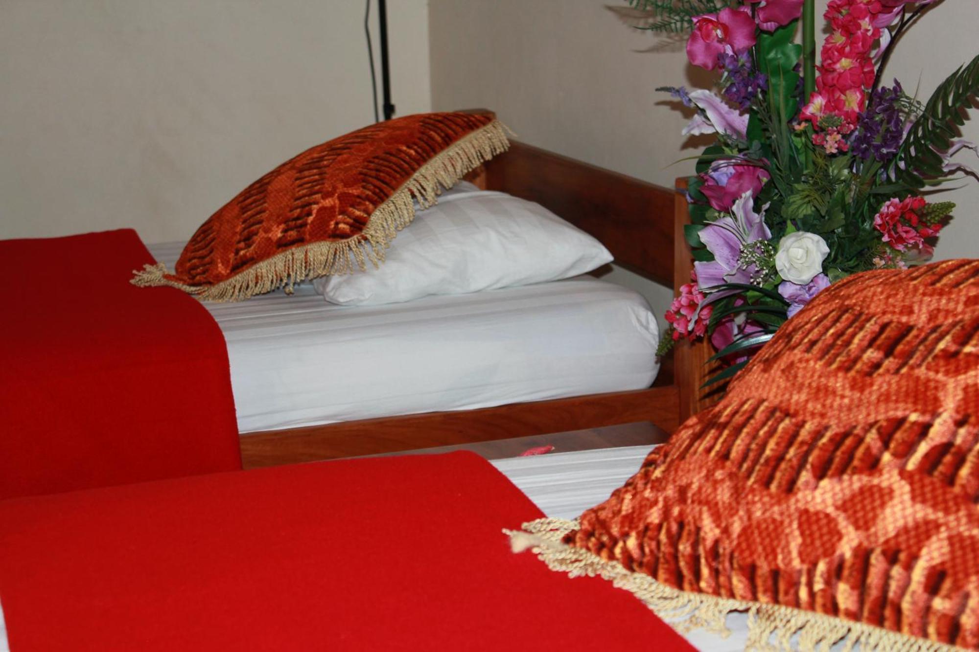 Pacific Paradise Motel Port Vila Exteriör bild