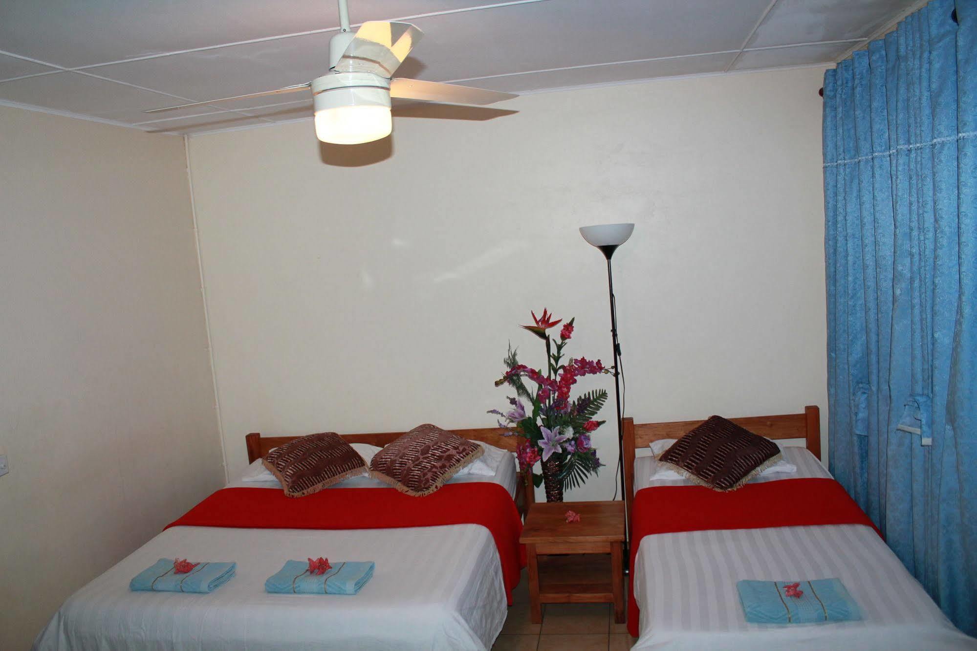 Pacific Paradise Motel Port Vila Exteriör bild