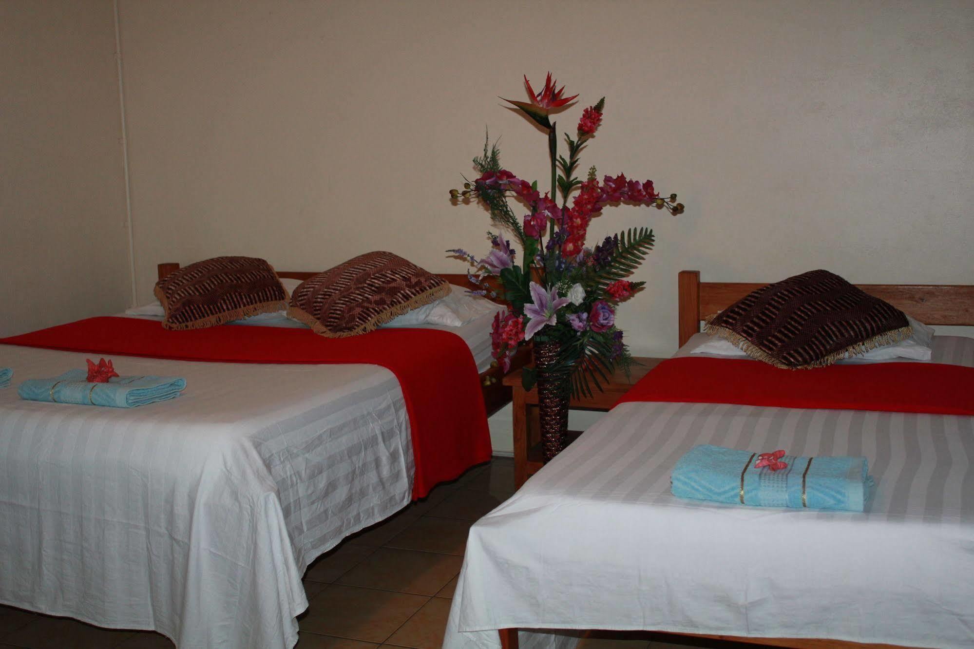 Pacific Paradise Motel Port Vila Exteriör bild