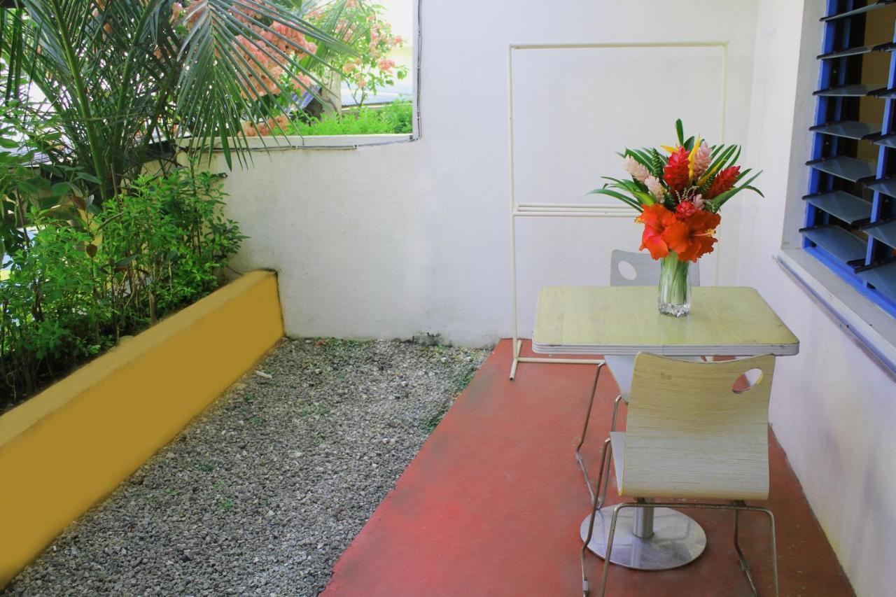 Pacific Paradise Motel Port Vila Exteriör bild